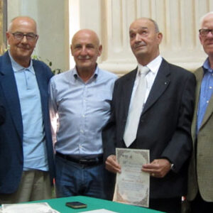 Mostra degli hobby degli anziani e dei giovani